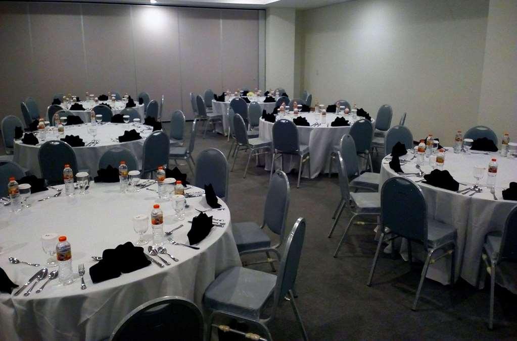 M Hotel Sorong Konforlar fotoğraf